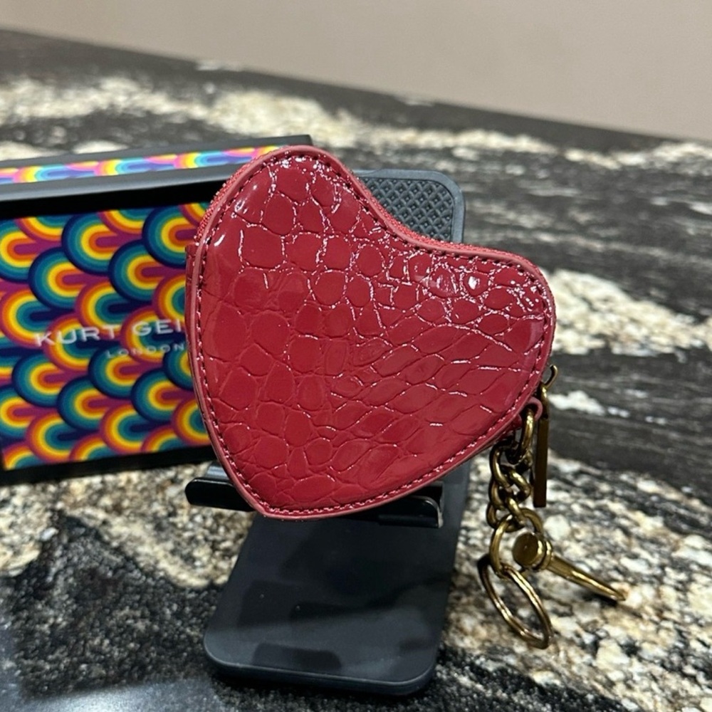 Kurt Geiger Red Heart Key & Card Holder with Gold Hardware - Picture 2 of 6